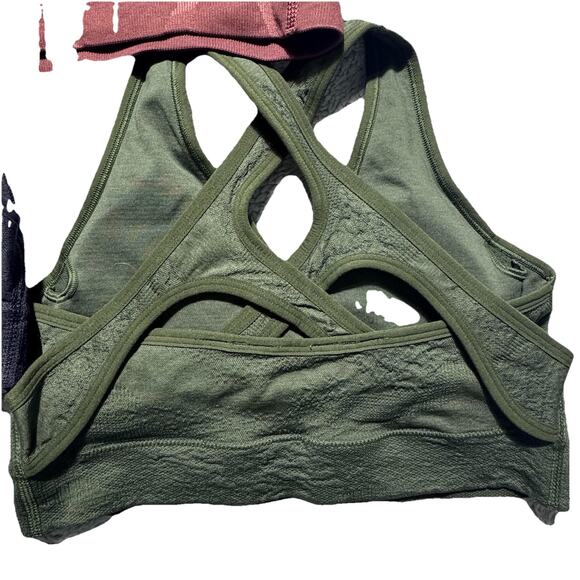 Gymshark Bundle of 3 Cross Performance Logo Sports Bra Top Sz M - Picture 5 of 8